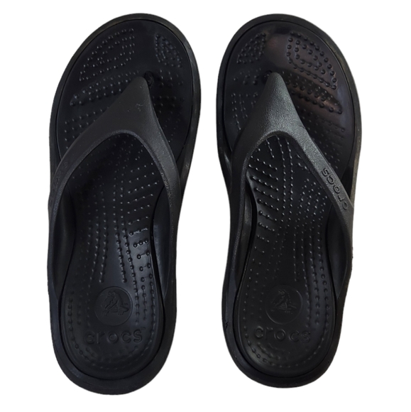 CROCS Shoes - Crocs Black Thong Sandals. Womens size 7.  Mens Size 5